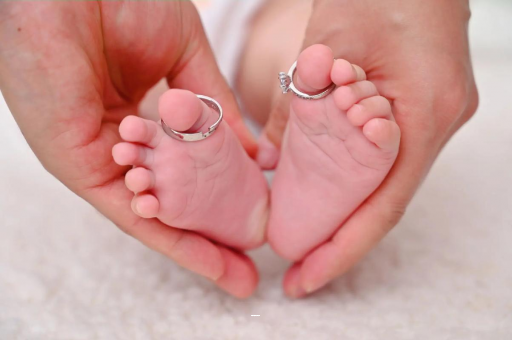 黄骅怀孕肚子咕噜咕噜